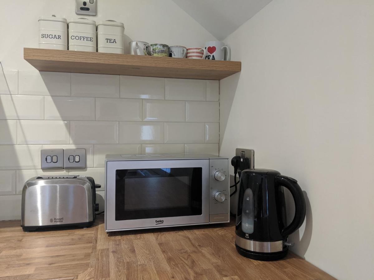 The Lodge - Studio Apartment'S カステル エクステリア 写真
